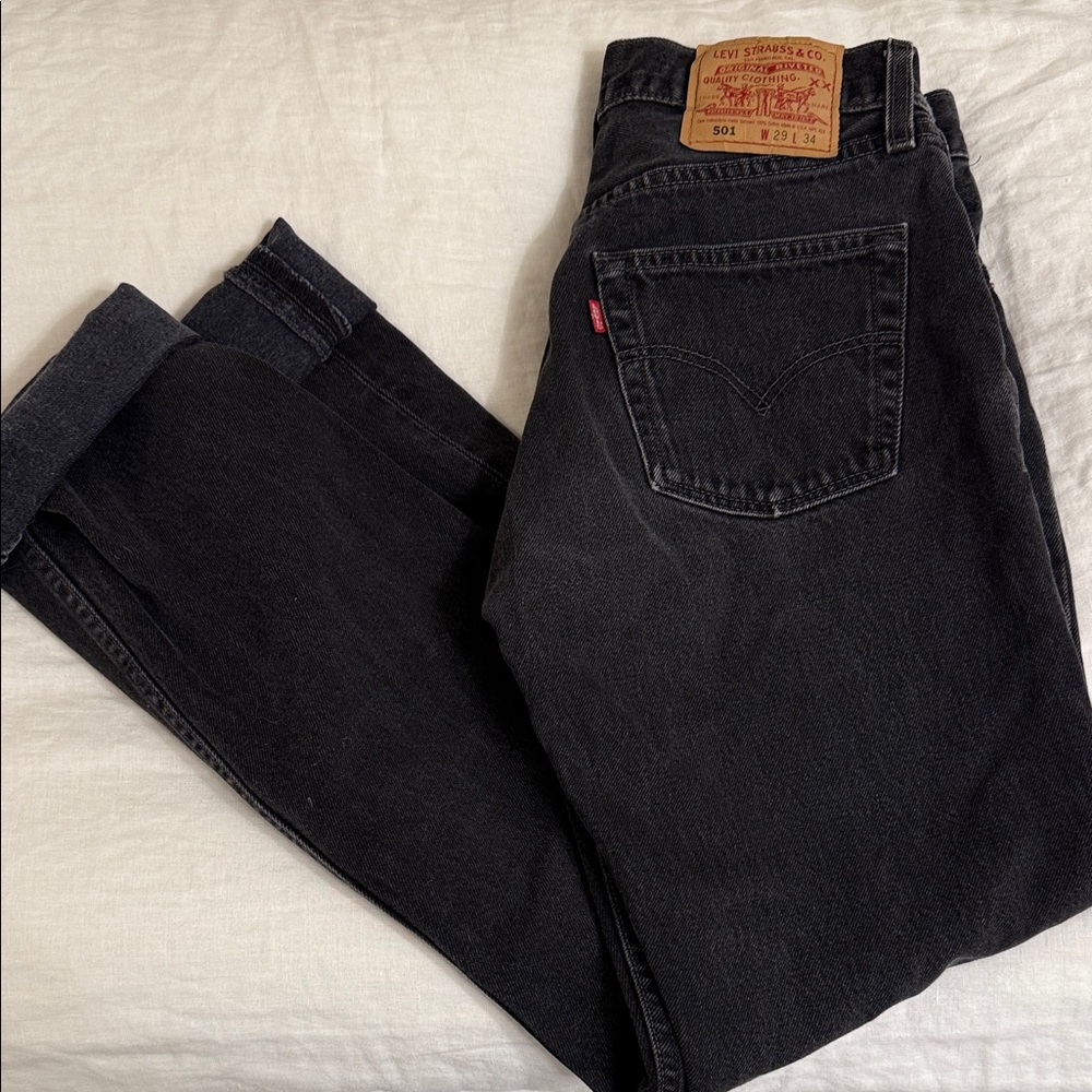 VINTAGE 501 Levi's Women’s Dark Gray Straight Jeans. 29W, 34 L